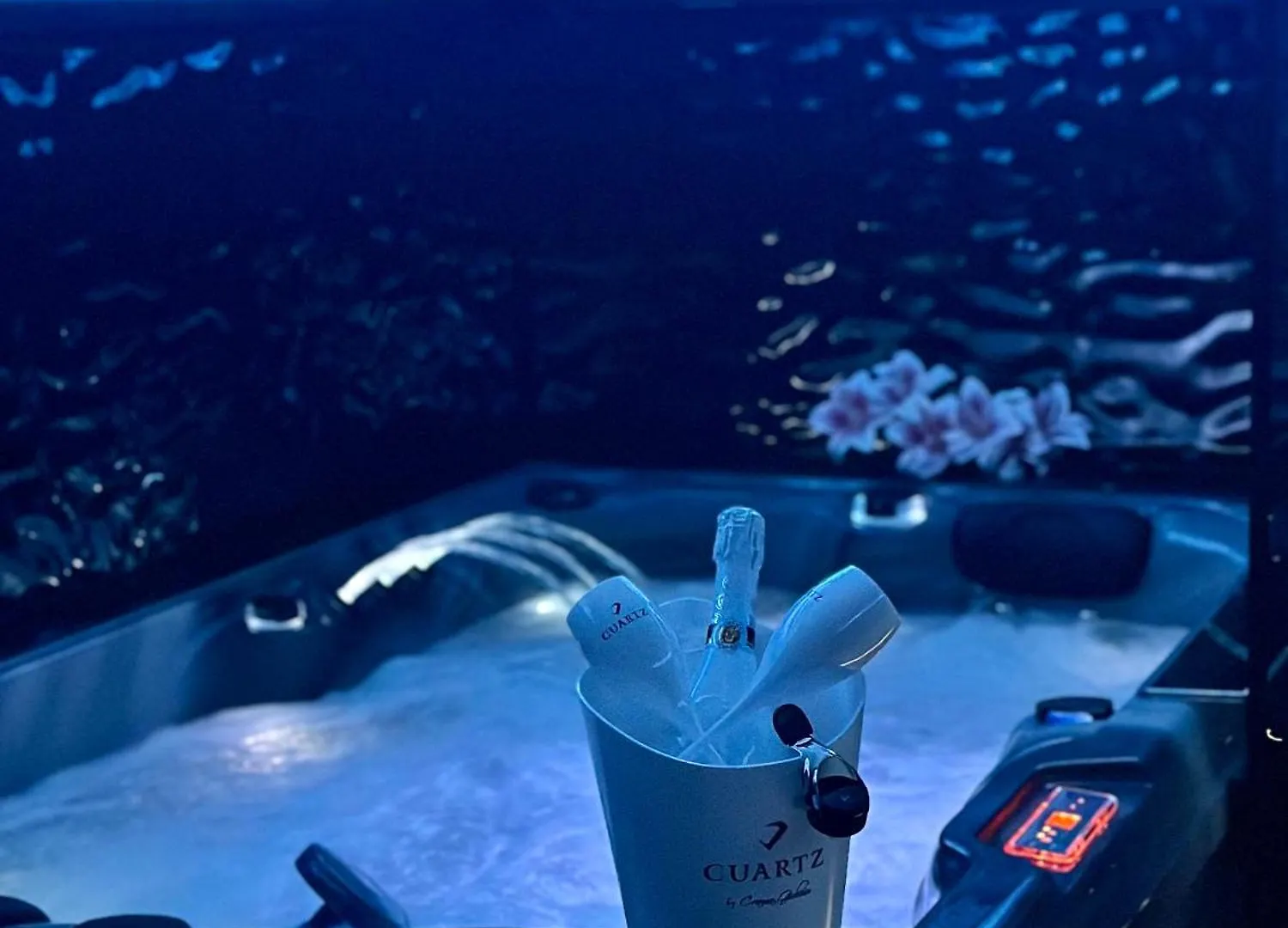 Love Room Secret-Private Jacuzzi Spa & Cinema Bucuresti Voluntari 0*,  Romania